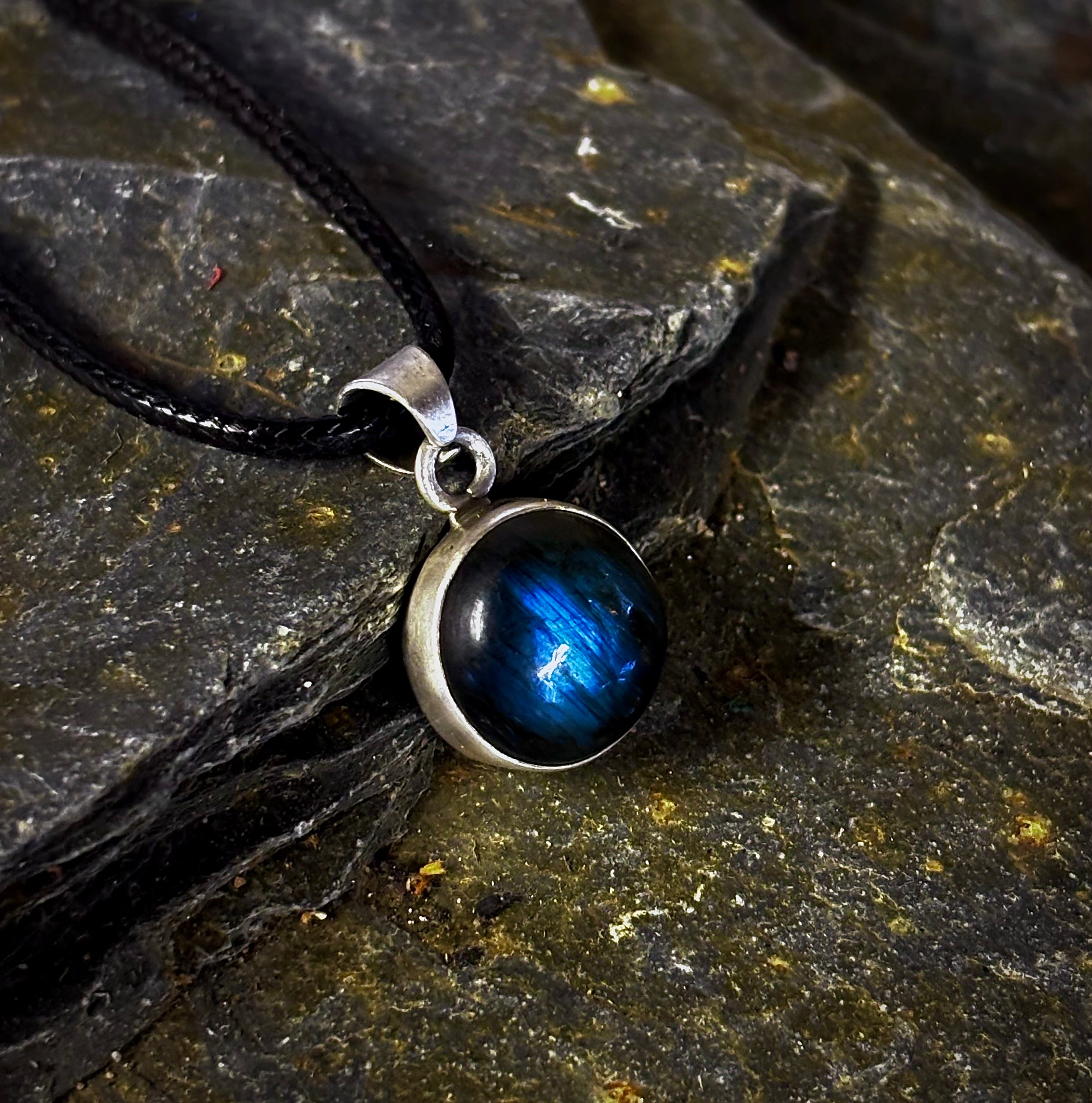 Sterling Silver Blue Labradorite Pendant